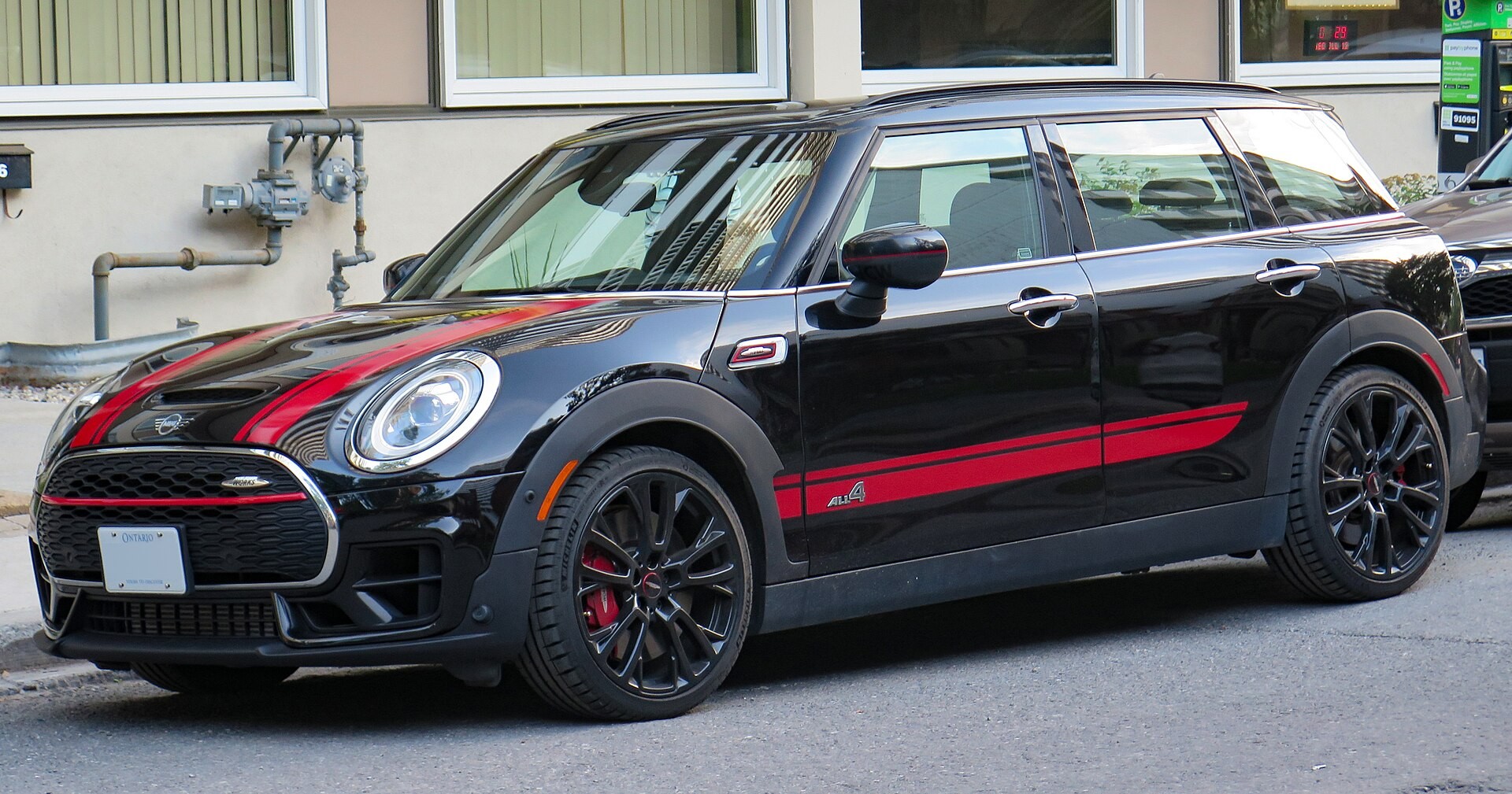 ​Марка MINI представила подробности о новом полноприводном Clubman ALL4